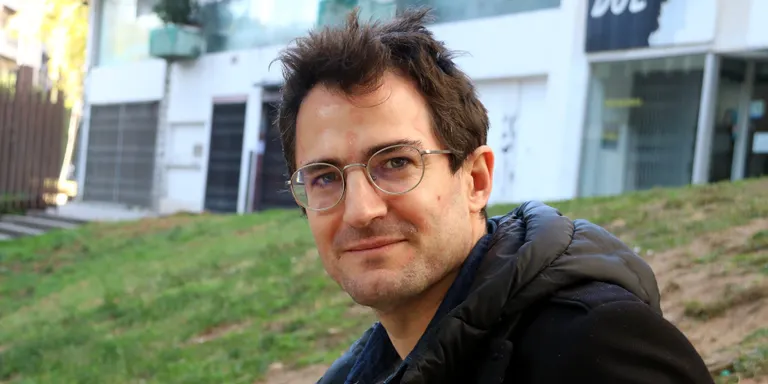 Guillem Roma: “El disc ‘Postureo real’ té la voluntat de convertir les coses quotidianes en extraordinàries”