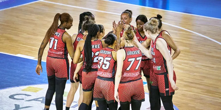 L’Uni Girona perd el primer partit davant el Perfumerias Avenida (77-63)
