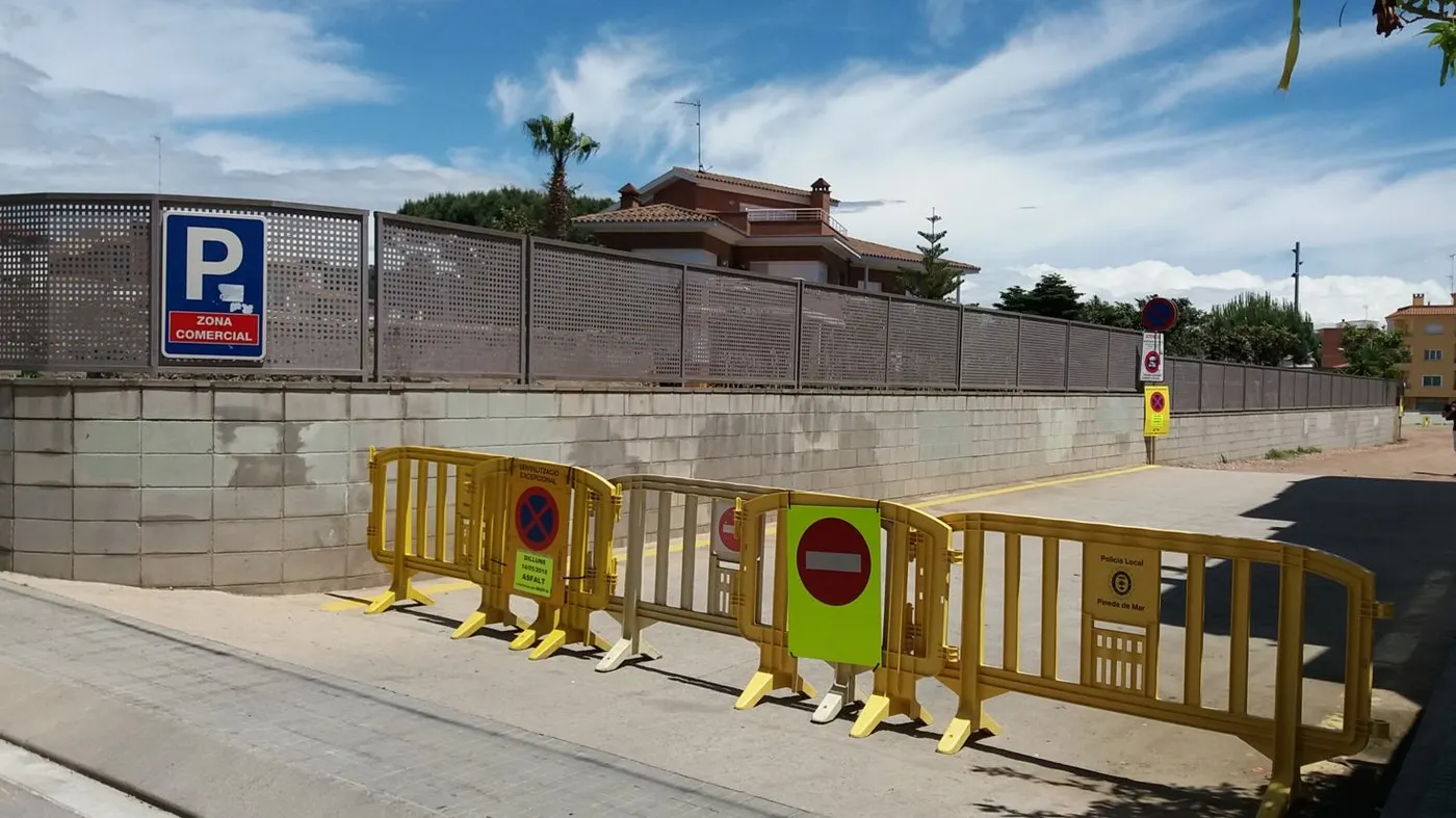 Comencen les obres d'asfaltat al pàrquing de La Mina