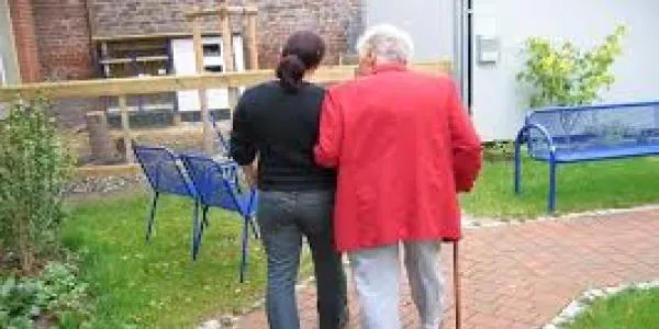 Obert el termini per sol·licitar l’ajut per contractar treballadors que tenen cura de gent gran o de la llar