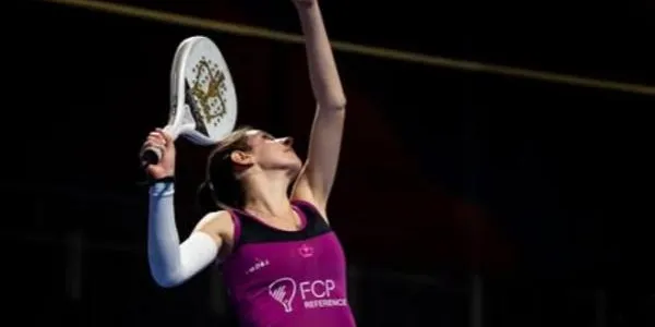 La palista Anna Ortiz s’acomiada aviat del Premier Padel Riyadh Season P1