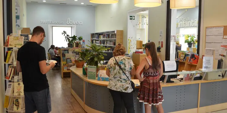 La magia de la Biblioteca de Utrera en las ondas de COPE gracias a «Utrera es Cultura»
