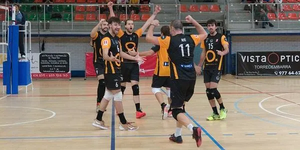 El CEVOL Torredembarra despatxa el Sayre Décimas i posa terra de pel mig amb el descens (3-0)