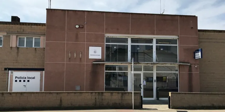 Detenen una dona a Torelló per un delicte greu de lesions, violació de domicili i desobediència