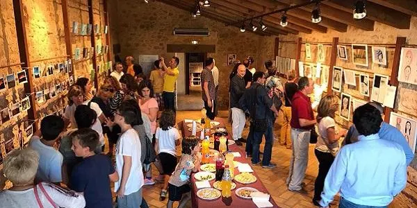 L’Institut d’Altafulla dóna el tret de sortida a la celebració del seu 10è aniversari amb una exposició