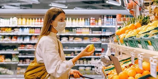 Per anar a comprar cal usar tant guants com mascaretes de protecció per evitar possibles contagis