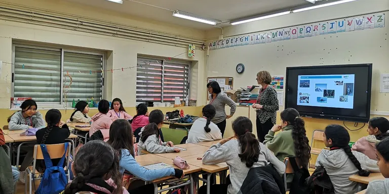 Repsol col·labora amb la URV en el projecte Inspira Steam dedicat a promocionar la ciència entre les nenes