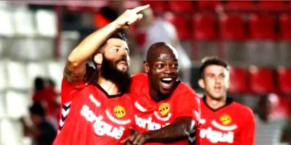 El Nàstic celebra el seu retorn a la Segona Divisió amb un empat a 2 ‘in extremis’ contra l’Albacete