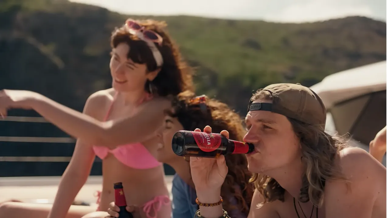 <strong>Un solsoní apareix al nou anunci d'estiu d'Estrella Damm</strong>