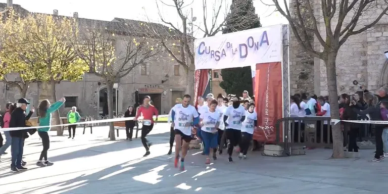 La bandera de l'oposició bielorussa ha estat penjada uns dies al balcó de l'Ajuntament