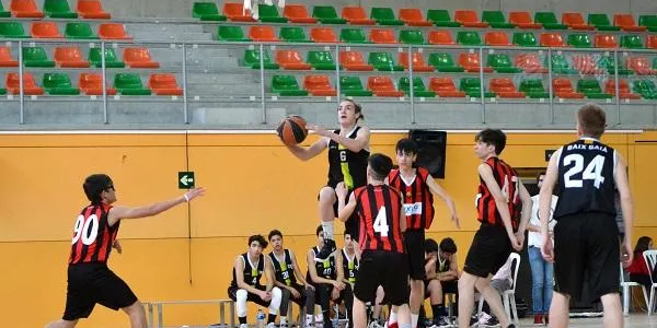 El Cadet Auto Casasús guanya al Reus Deportiu i recupera el lideratge gràcies a la derrota de l’Arboç
