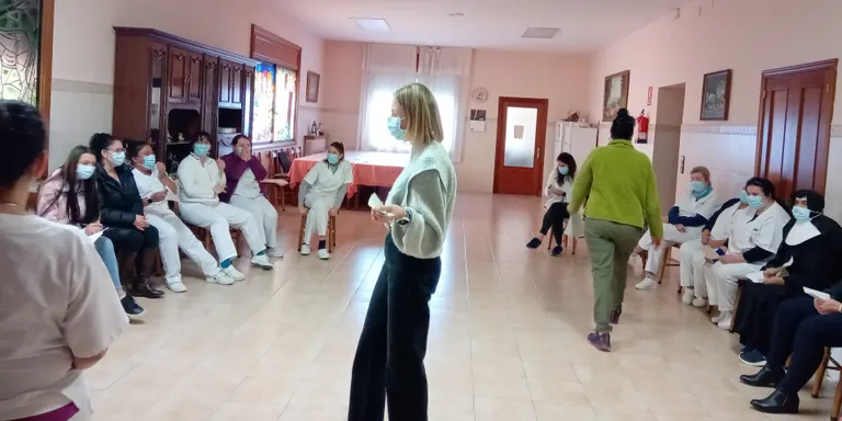 Professionals de centres de gent gran de l'Alt Pirineu i Aran es formen per gestionar els efectes post-pandèmia