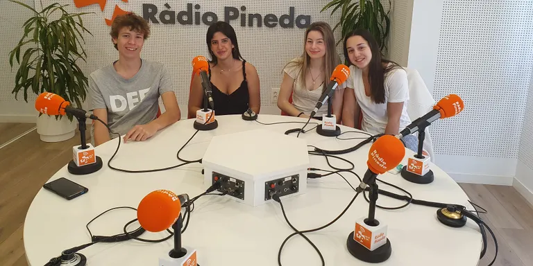 Dues alumnes de Pineda de l'Escola Pia acaben finalistes de la Lliga de Debat de Secundària i Batxillerat