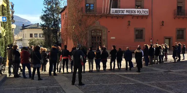 Aturada davant dels centres de treball a la Seu i al Pirineu en protesta pel judici a l'1-O