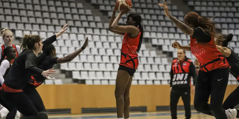 L'Uni Girona es juga la classificació