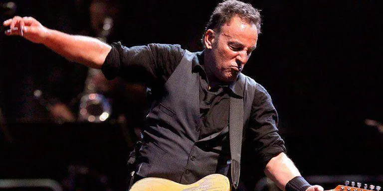 L’ANC et convida a gravar (en català), el No surrender de Bruce Springsteen