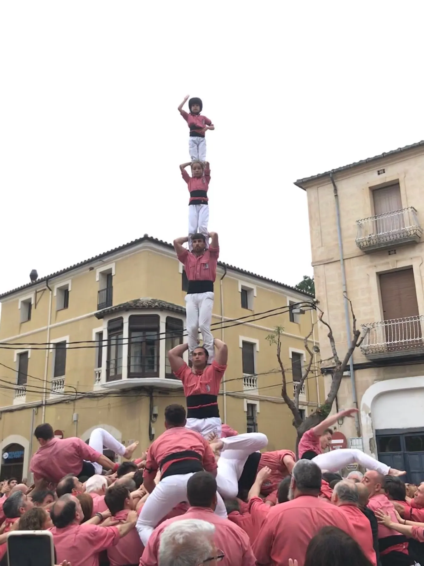 La Colla Vella estrena el pilar de 6 a Falset