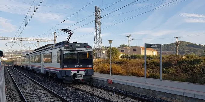 La Cambra reclama que l’acord pel traspàs de Rodalies inclogui Valls i la línia R13