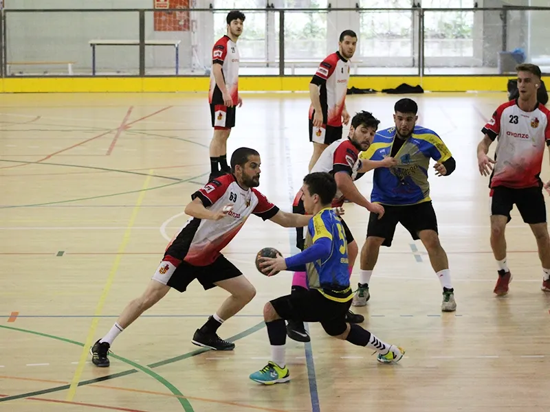 Duel molt treballat el de diumenge passat de l'Handbol Rubí a La Llana