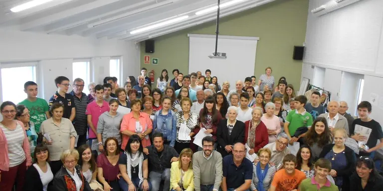 Quaranta parelles de padrins i joves han pres part en el projecte 'Ens escrivim'