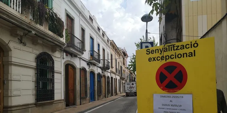 Talls de trànsit puntuals per asfaltat a tres carrers