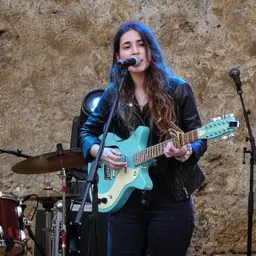 Entrevistes de la Plaça Mireia del 3/6/2021 — Patricia Azur debuta amb el single "In Time" i presenta l’EP "Seasons": del dream folk a l’escena catalana i europea - episode art