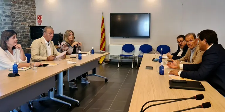 Els consells comarcals del Pirineu demanen canviar el decret estatal per evitar 'greuges' en el transport escolar