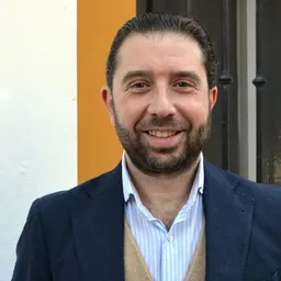 Entrevista a Augusto Muñoz, pregonero de la hermandad de la Trinidad - episode art