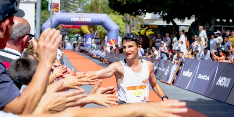 Josep Miret guanya la cursa El Roque de la Transvulcania, a La Palma