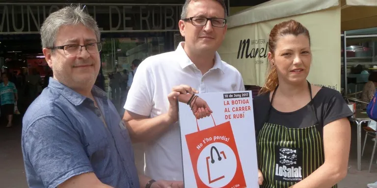 El Mercat organitza una sardinada en la seva incorporaci\xf3 a la 12a edici\xf3 de la Botiga al carrer