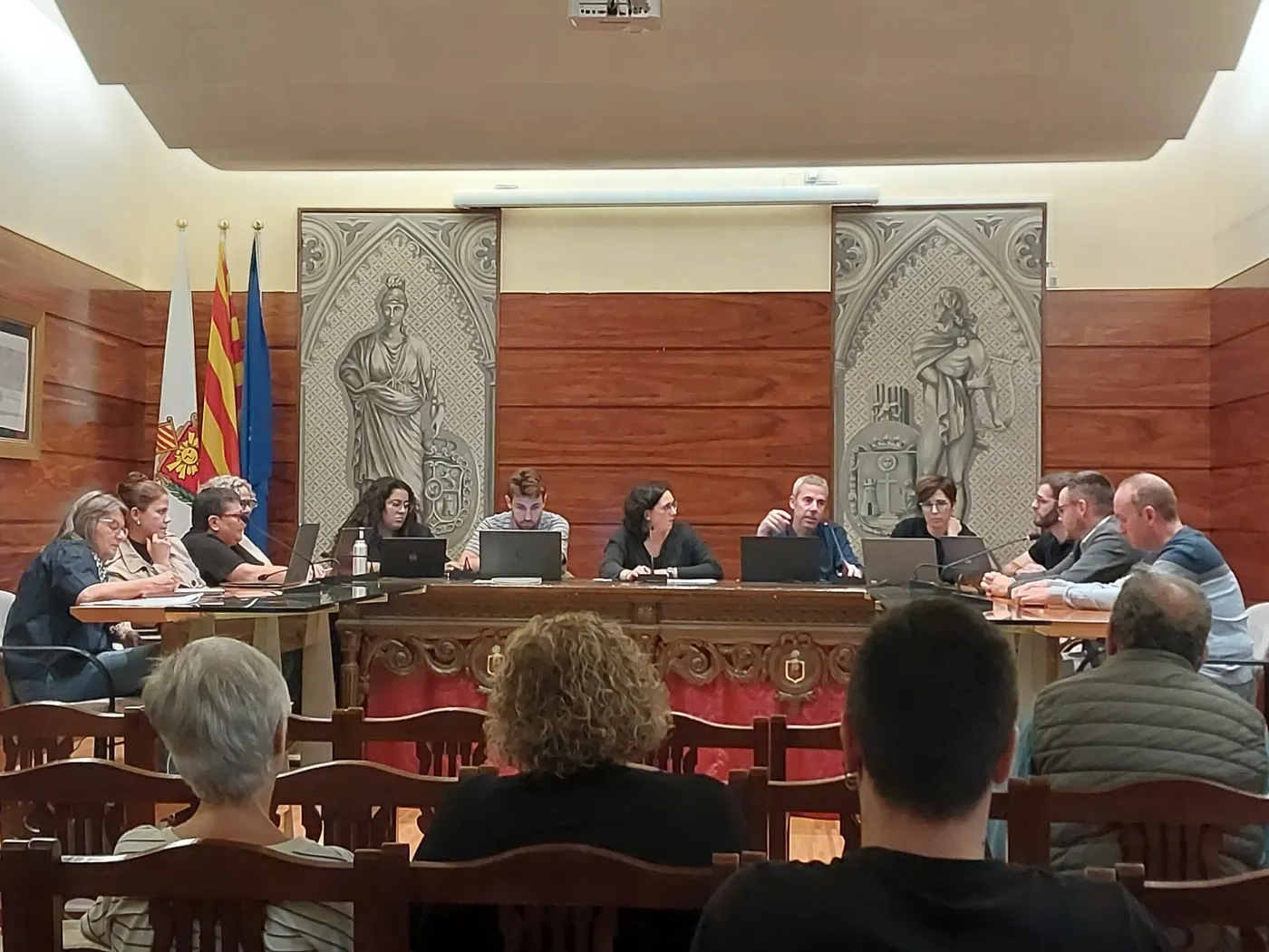 Solsona celebra un ple ordinari de setembre que, tot i que es preveia sense punts a l'ordre del dia, se'n va acabar afegint un d'última hora