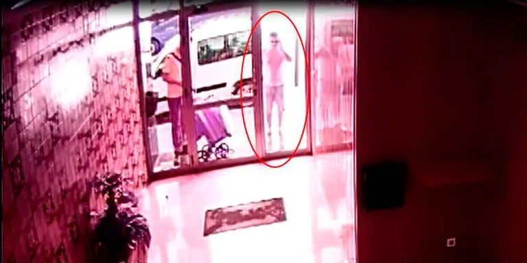 Detingut un home que robava a dones grans al seu domicili a Tarragona