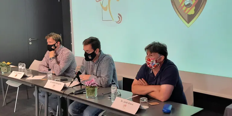 Més de 400 clubs s’uneixen contra la gestió de la junta de la Federació Catalana de Futbol