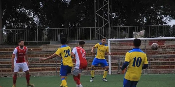 Un Roda de Berà ‘B’ massa permissiu cau golejat davant el Banyeres (2-6)