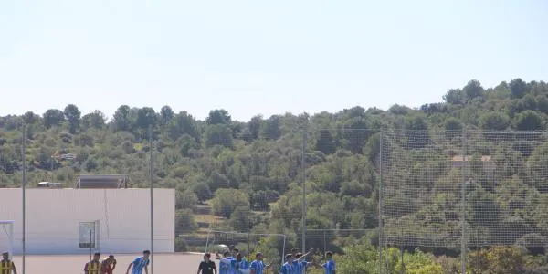 La Riera s’imposa al Llorenç en un partit absolutament boig (4-3)