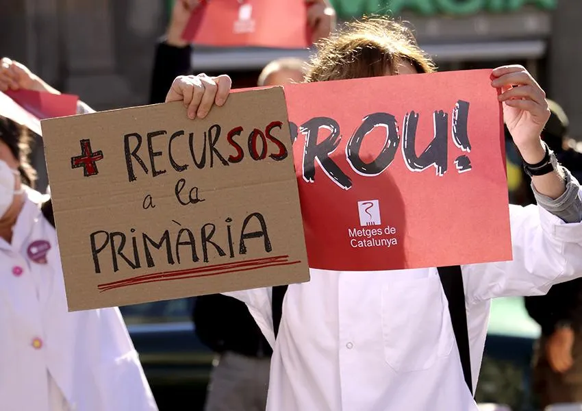 Metges de Catalunya ajorna la vaga de facultatius a l’atenció primària de l’ICS davant l’empitjorament de la pandèmia de la COVID-19
