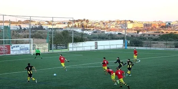El CE Altafulla perd contra l’Arboç i es despenja de la lluita pel podi (0-2)