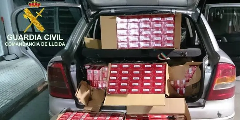 Judici a dos acusats de transportar tabac de contraban amb un camió frigorífic