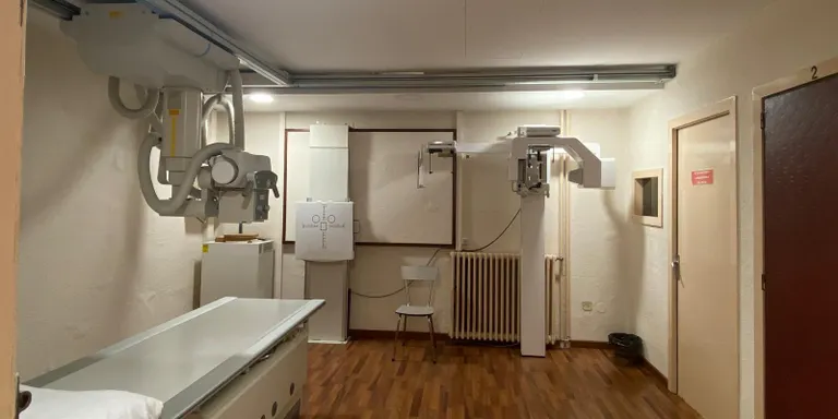 La renovació integral de la sala de raigs X del Centre Sanitari deixarà l'equipament sense radiografies durant sis setmanes