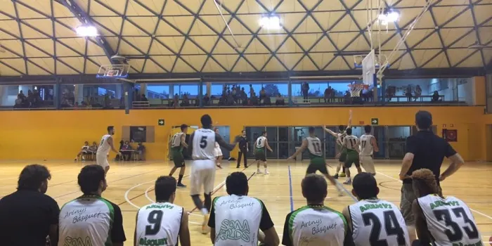El sènior A de l’Arenys Bàsquet guanya 88 a 60 davant el Barberà