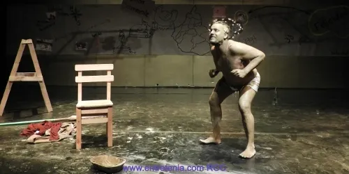 “Josefina la gallina puso un huevo en la cocina”, teatre al ‘notRubí’ només per 6 euros