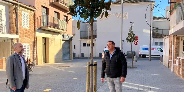 L’Ajuntament de Cambrils millora la jardineria de la Rambla Jaume I