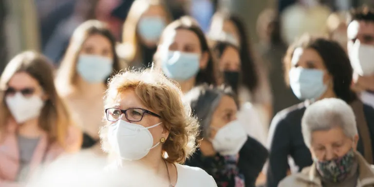 Els casos de Covid a Caldes es quasi doblen en una setmana, poc després de la retirada de les mascaretes en espais interiors