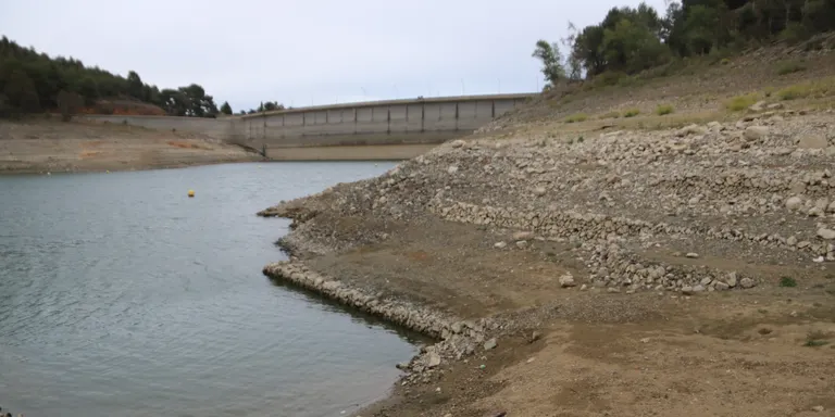 L'ACA declara l'emergència a l'aqüífer Fluvià-Muga i al pantà de Riudecanyes i en limita l'aigua a 200l/habitant al dia