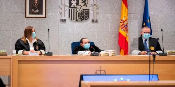 Els advocats de la defensa en el judici dels atemptats del 17A presenten les seves conclusions