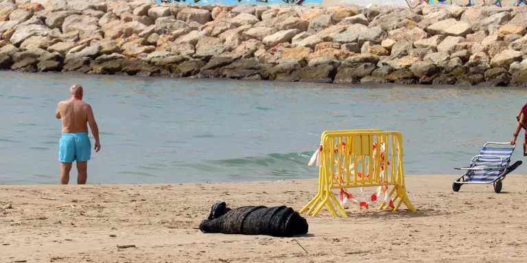 L'estudi forense conclou que el cos sense vida trobat a la platja de Roda de Berà seria el d'una nena d'uns sis mesos