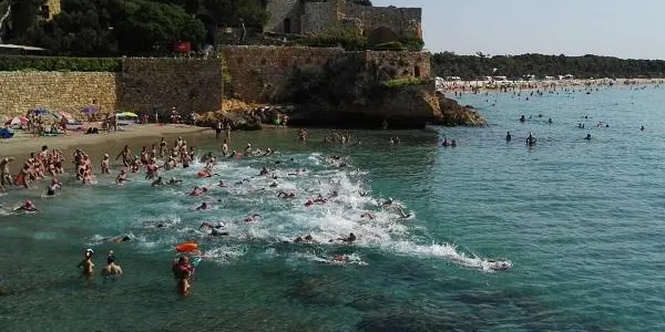 La XIII Travessia Popular de Natació de La Móra – Tamarit arriba aquest diumenge en el marc de la Festa Major