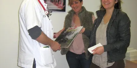 L'Escola La Valira col·labora amb l'Hospital Sant Joan de Déu per Sant Jordi