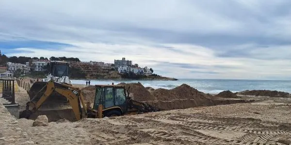 El temporal de garbí respecta la costa d’Altafulla