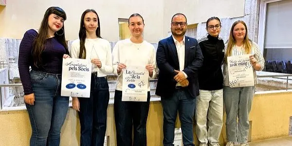 Un grup de noies de Torredembarra impulsen l’Associació de Joves de la vila